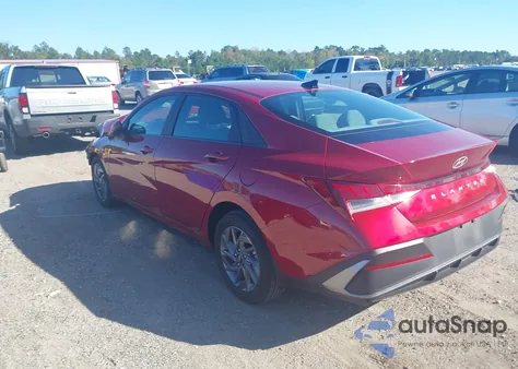 2024 Hyundai Elantra Sel z USA, uszkodzony, nr VIN KMHLM4DG6RU692184